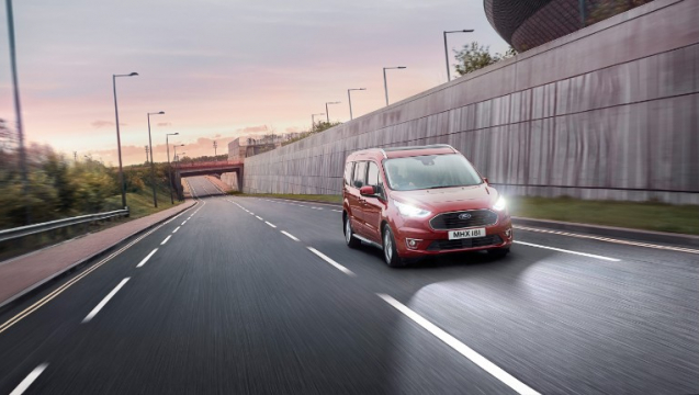 ford-tourneo_connect-eu-019_V408_TourneoConnect_EXT_RHD_01c_HEADLIGHTS-16x9-2160x1215.jpg.renditions.small.jpeg