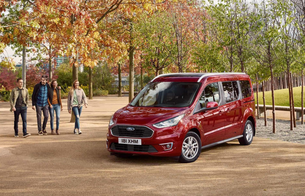 ford-tourneo_connect-eu-06_TourneoConnectV408_Crops_Central_GUXBBDHP-16x9-2160x1215.originalRendition.jpg