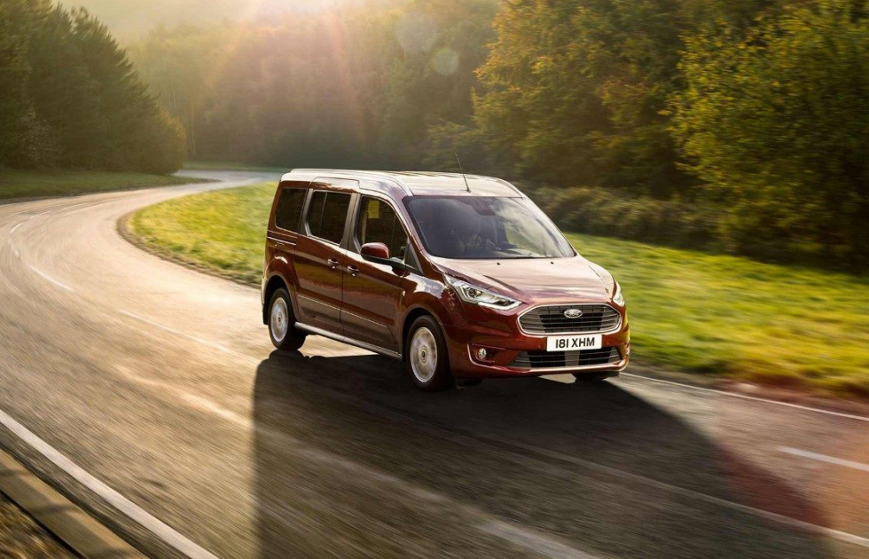 ford-tourneo_connect-eu-01_TourneoConnectV408_Crops_Central_GUXBBDHP-16x9-2160x1215.originalRendition.jpg